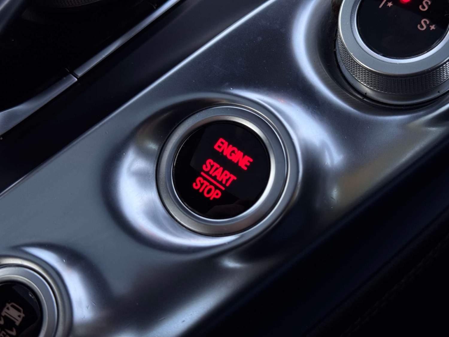 Used Mercedes-Benz AMG GT 2016 for sale - 77655551: Photo 64