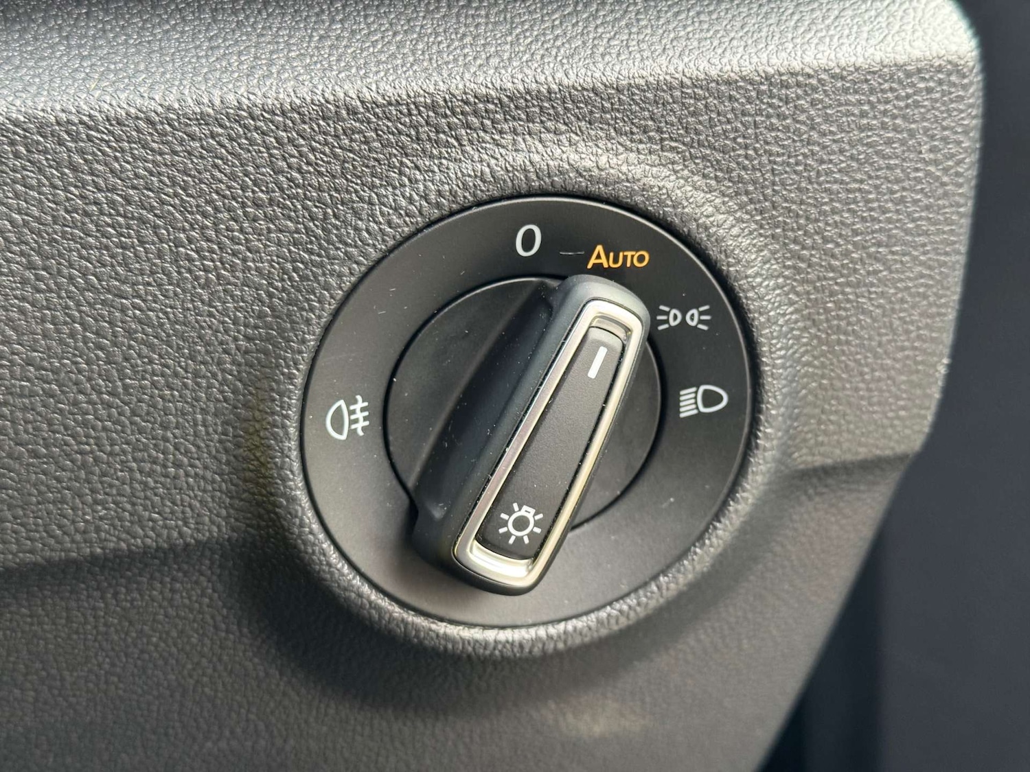 Used Volkswagen T-Roc 2018 for sale - 76923082: Photo 27