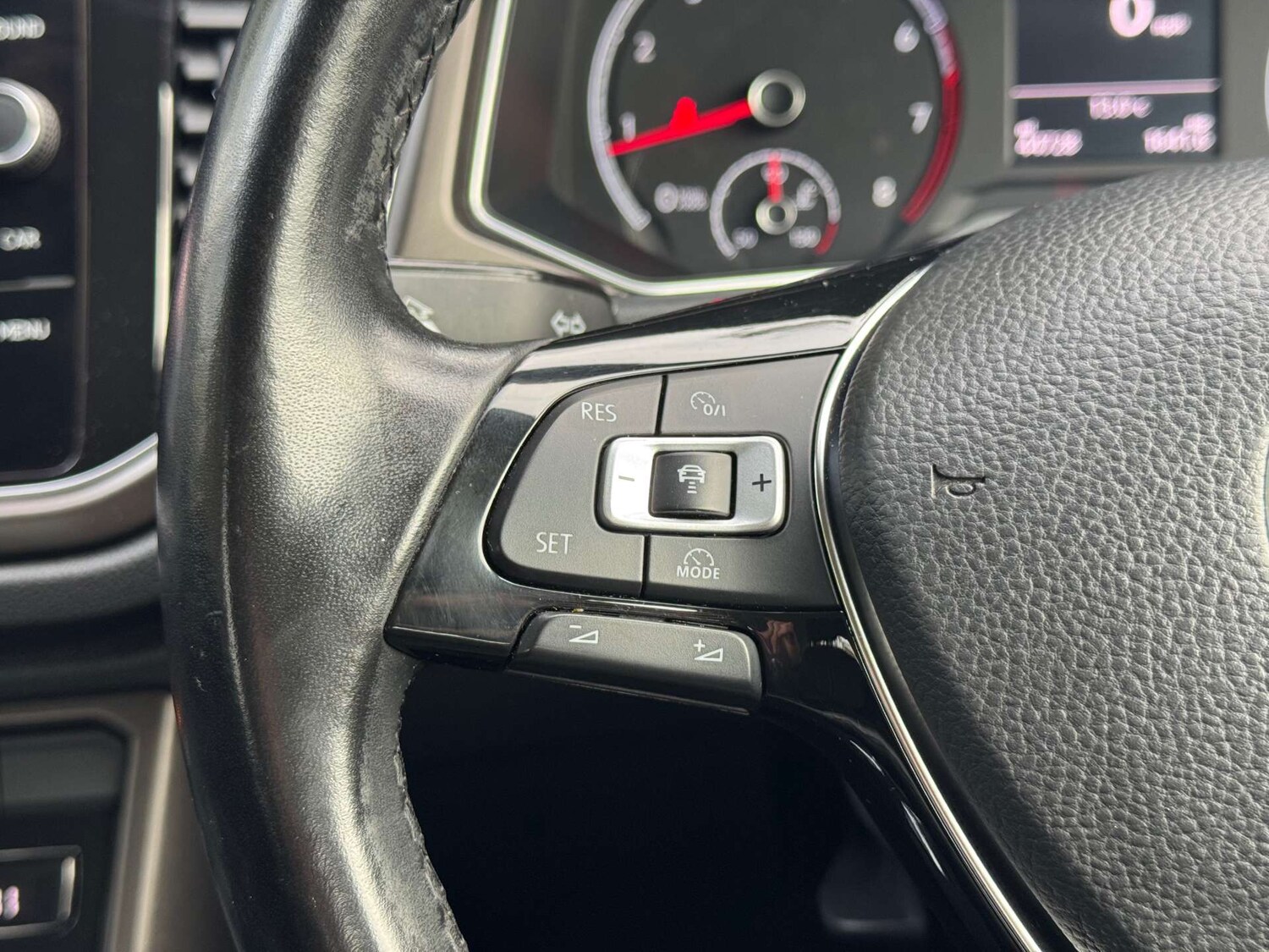 Used Volkswagen T-Roc 2018 for sale - 76923082: Photo 30