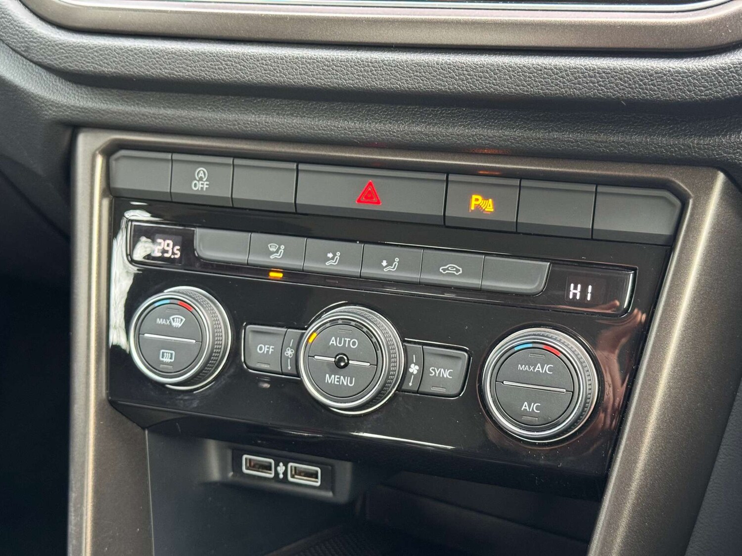 Used Volkswagen T-Roc 2018 for sale - 76923082: Photo 34