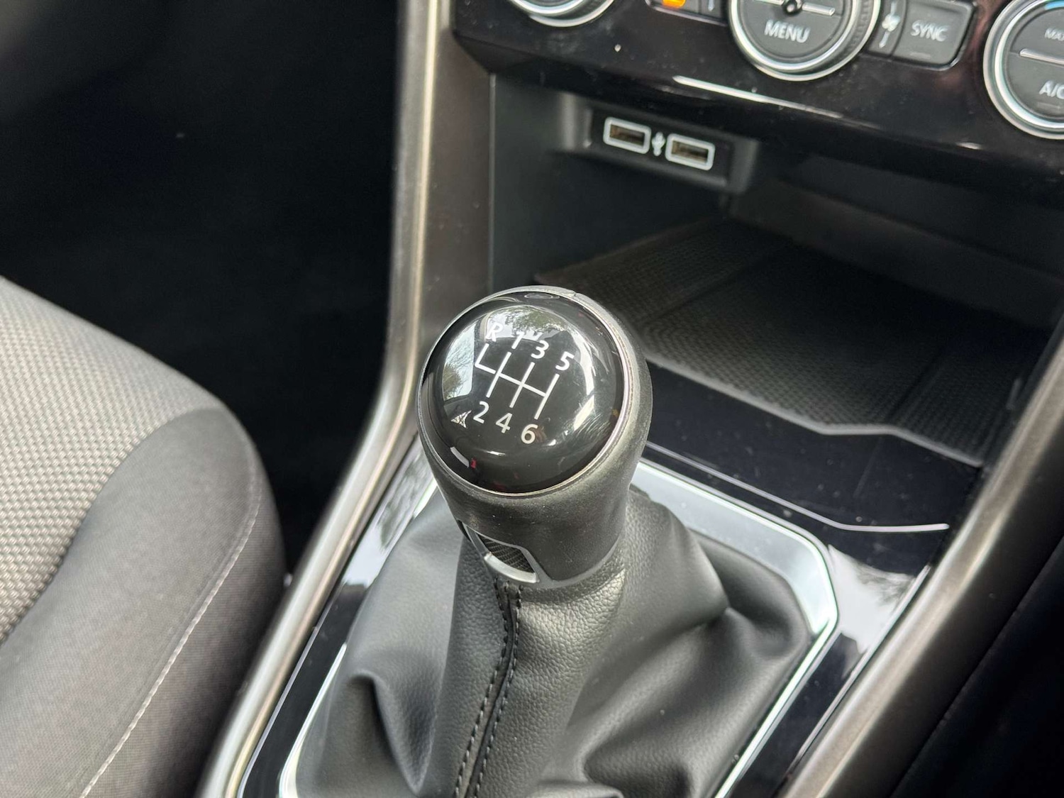 Used Volkswagen T-Roc 2018 for sale - 76923082: Photo 35