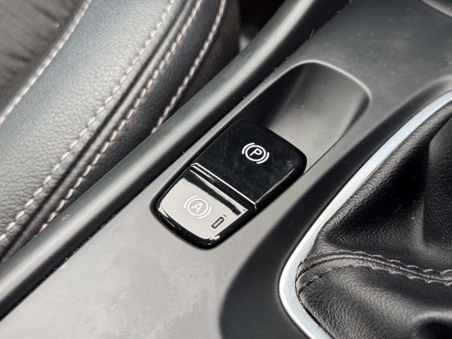 Used Volvo XC40 2019 for sale - 77535075: Photo 41