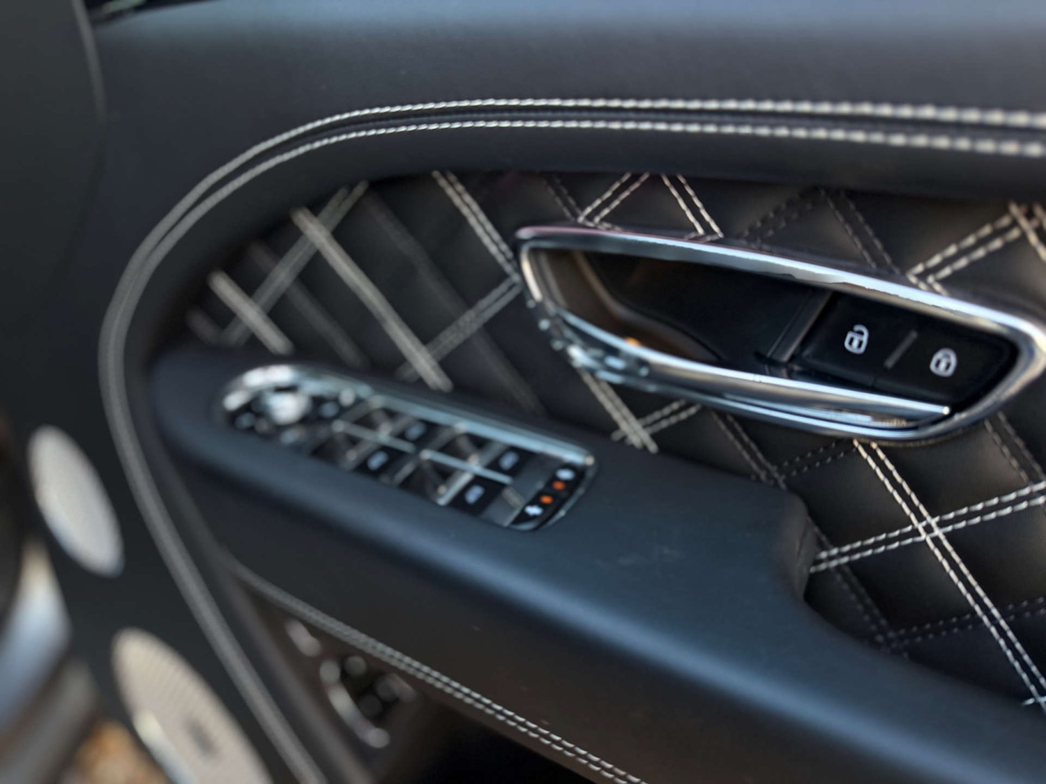 Used Bentley Bentayga 2020 for sale - 76897269: Photo 69