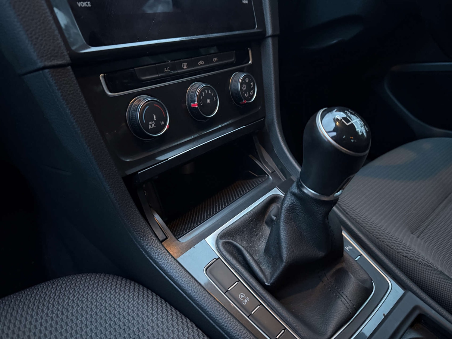 Used Volkswagen Golf 2018 for sale - 77241510: Photo 11