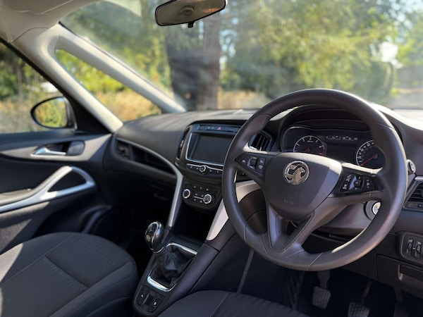 Used Vauxhall Zafira Tourer 2017 for sale - 75723879: Photo 18
