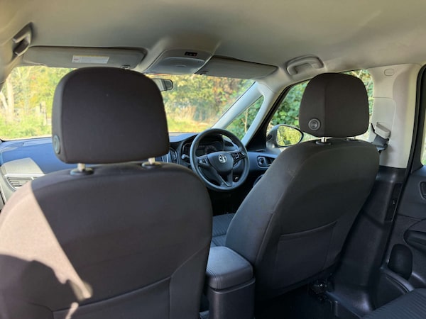 Used Vauxhall Zafira Tourer 2017 for sale - 75723879: Photo 24