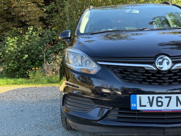 Used Vauxhall Zafira Tourer 2017 for sale - 75723879: Photo 2