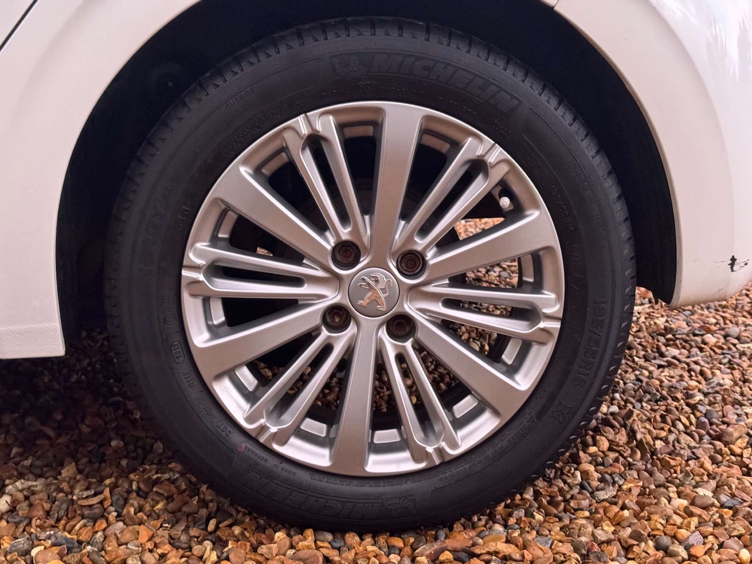 Used Peugeot 208 2019 for sale - 76507176: Photo 15