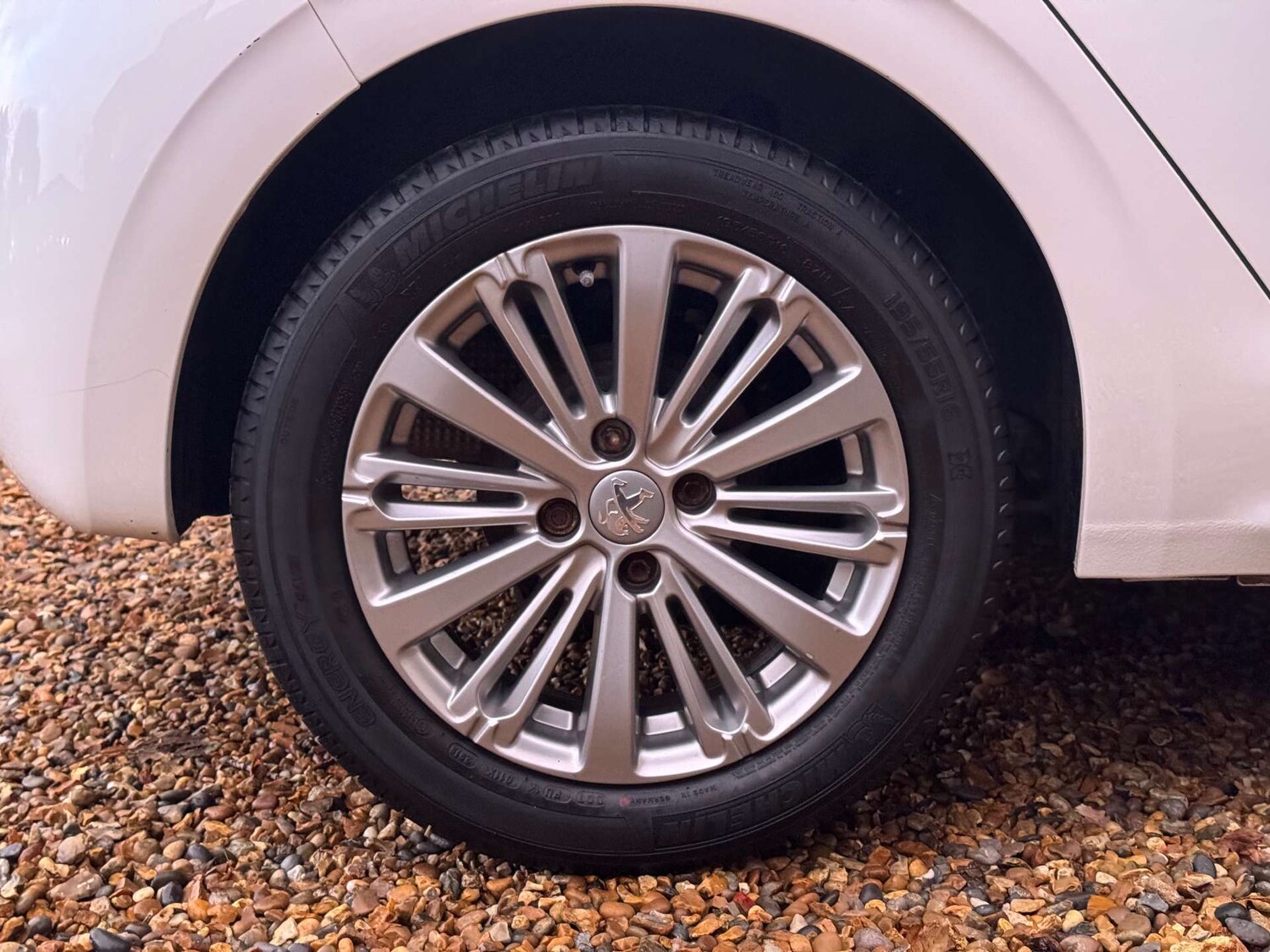 Used Peugeot 208 2019 for sale - 76507176: Photo 17