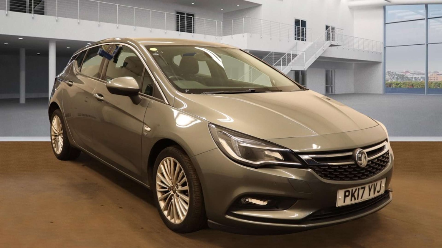 Used Vauxhall Astra 2017 for sale - 76129237: Photo 1