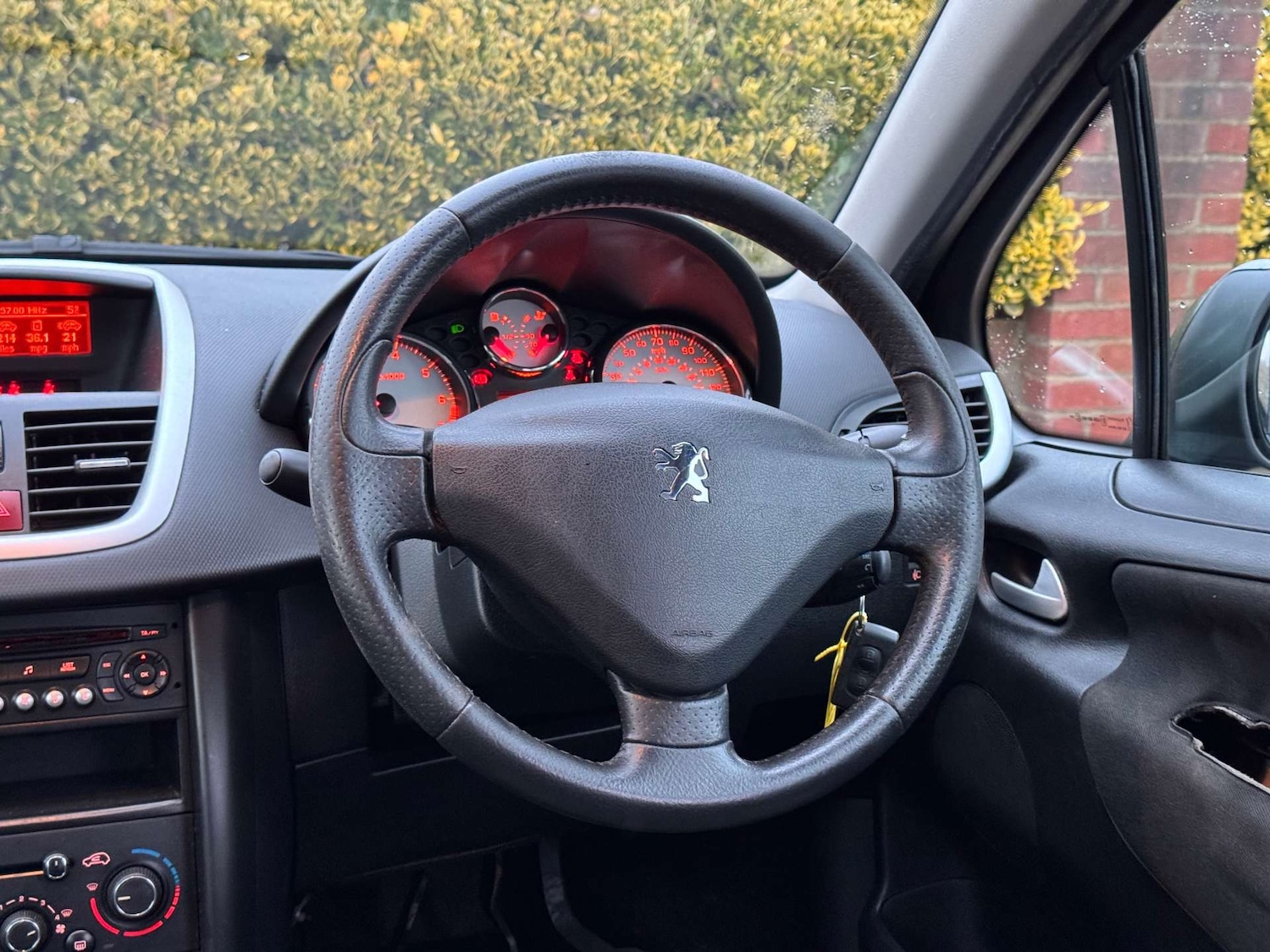 Used Peugeot 207 2011 for sale - 77241506: Photo 8