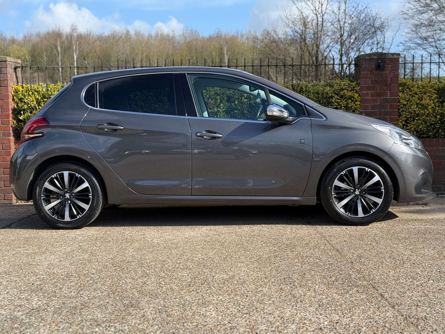 Used Peugeot 208 2018 for sale - 78064659: Photo 17