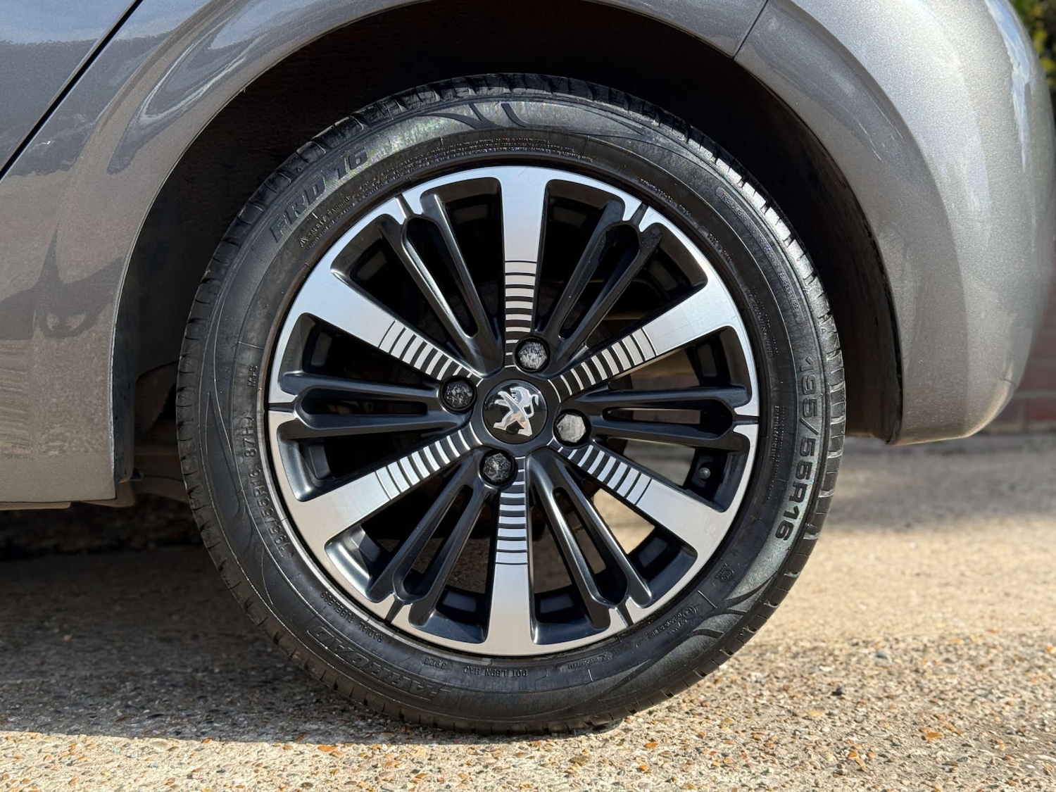 Used Peugeot 208 2018 for sale - 78064659: Photo 43