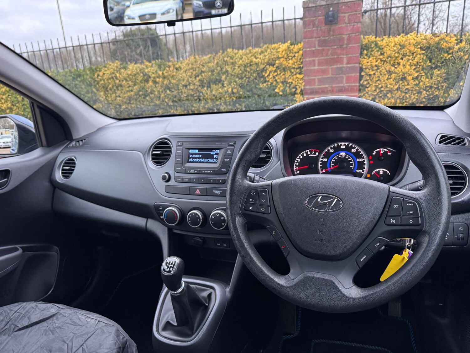 Used Hyundai i10 2018 for sale - 77594765: Photo 31