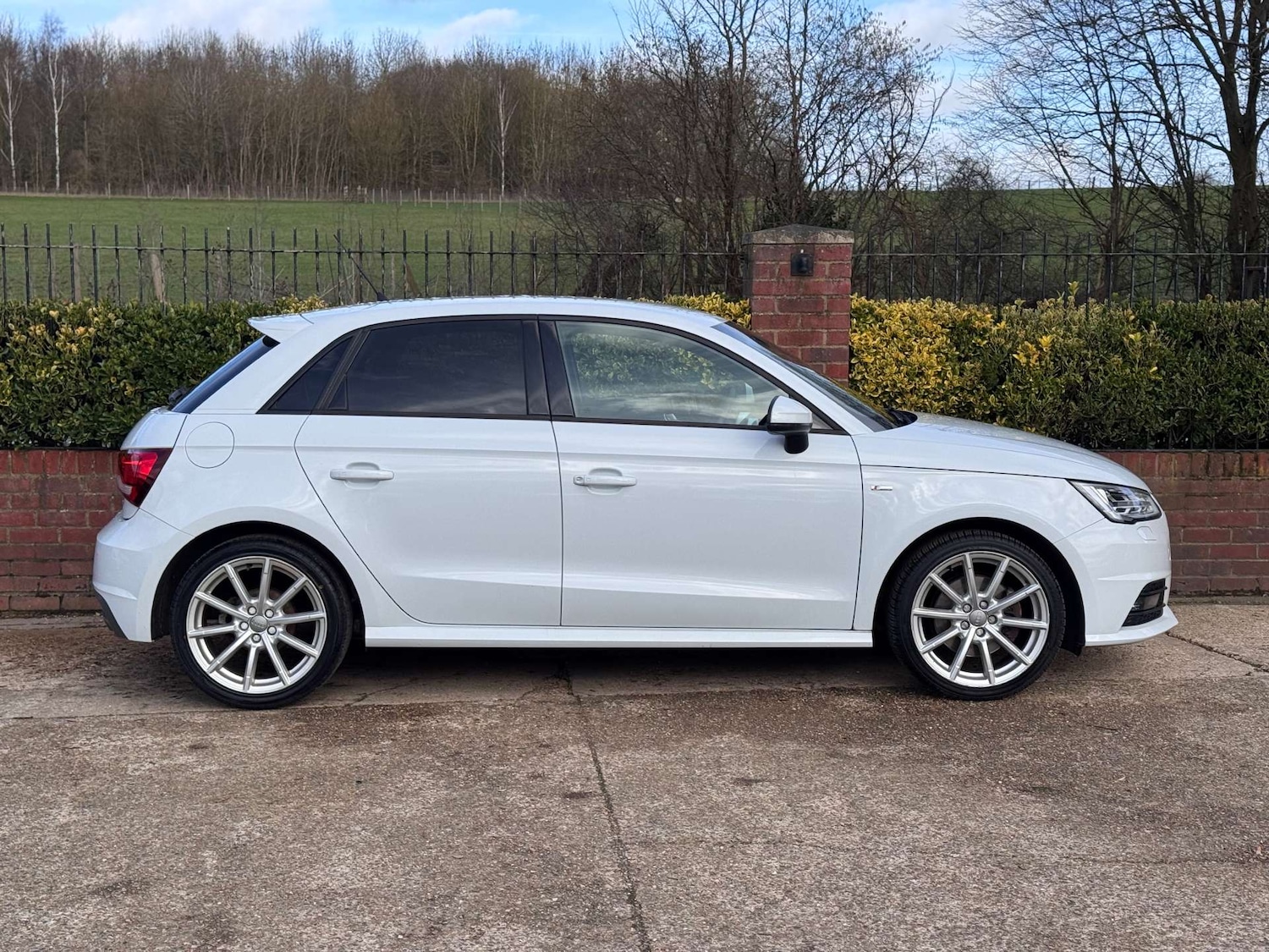 Used Audi A1 2015 for sale - 77636832: Photo 9