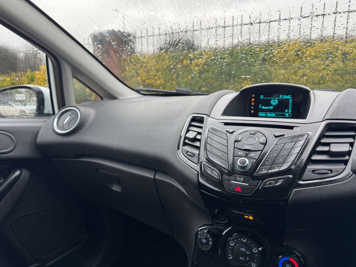 Used Ford Fiesta 2015 for sale - 77276736: Photo 26