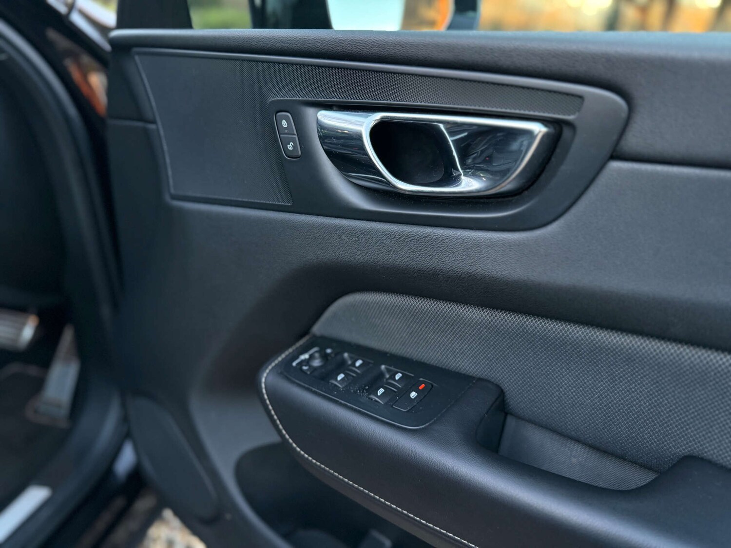 Used Volvo XC60 2019 for sale - 77813651: Photo 32