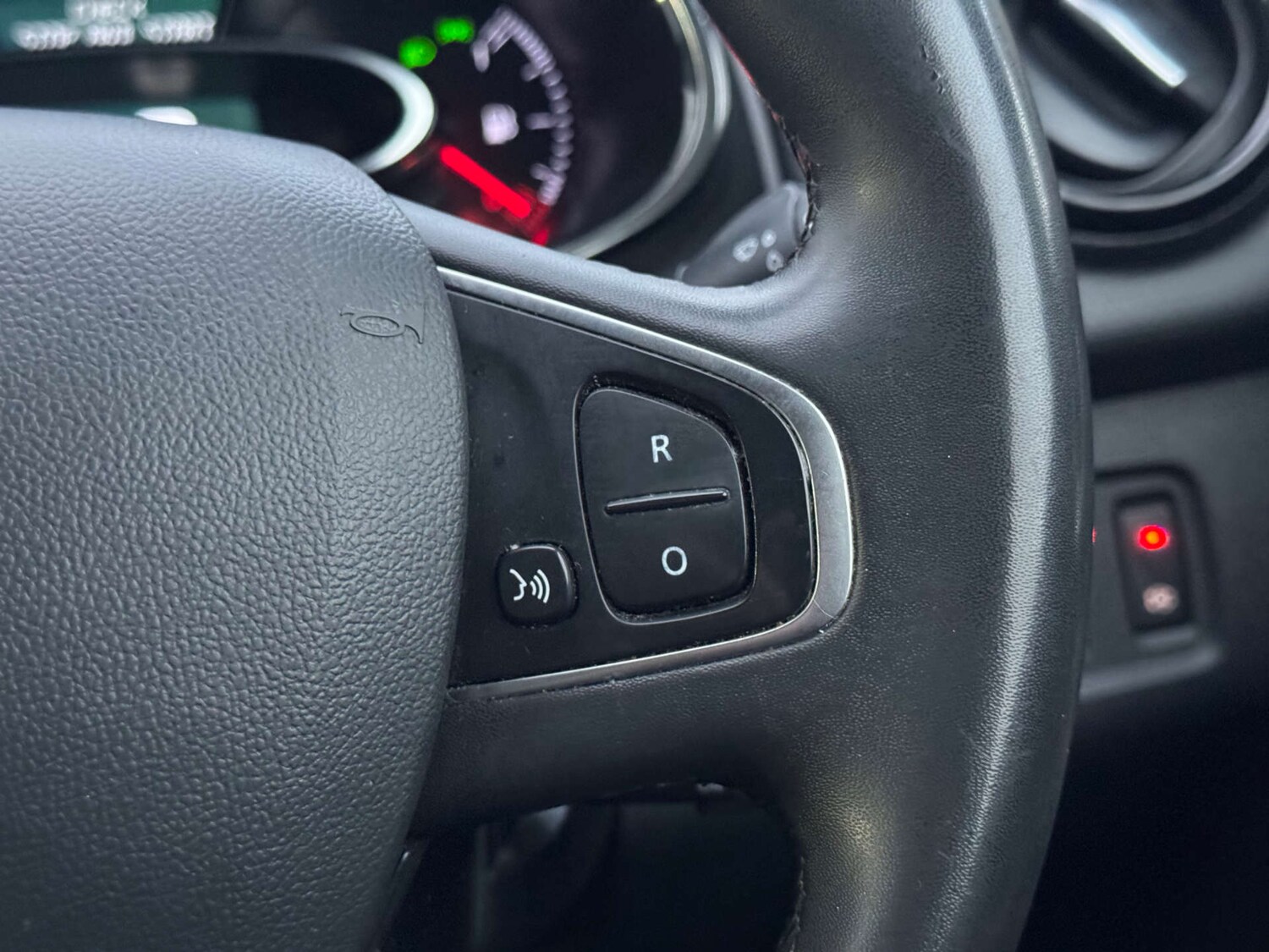 Used Renault Clio 2019 for sale - 77735088: Photo 20