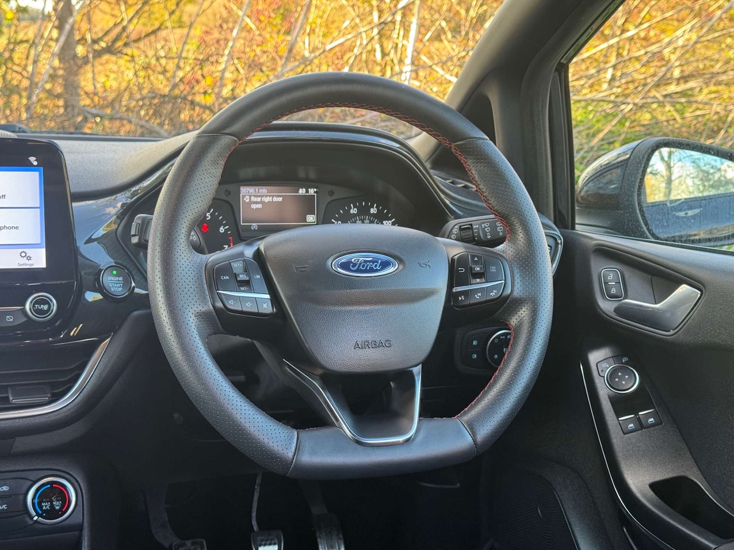 Used Ford Fiesta 2018 for sale - 76670478: Photo 40