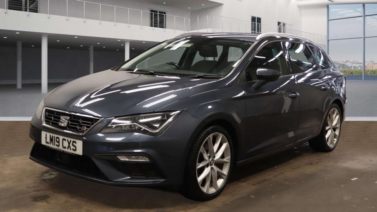 Used SEAT Leon 2019 for sale - 76382735: Photo 2