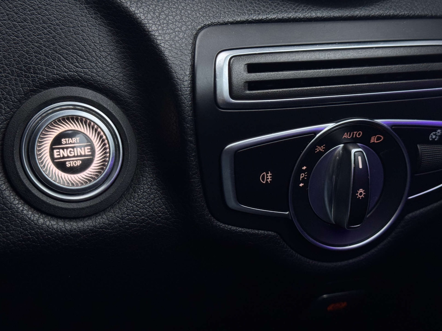 Used Mercedes-Benz C Class 2020 for sale - 77483013: Photo 43