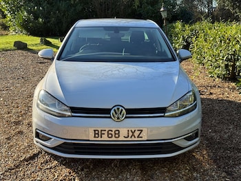 Used Volkswagen Golf 2018 for sale - 76907706: Photo