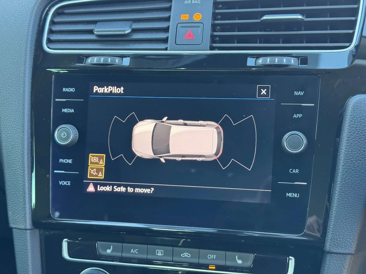 Used Volkswagen Golf 2018 for sale - 76907706: Photo 32