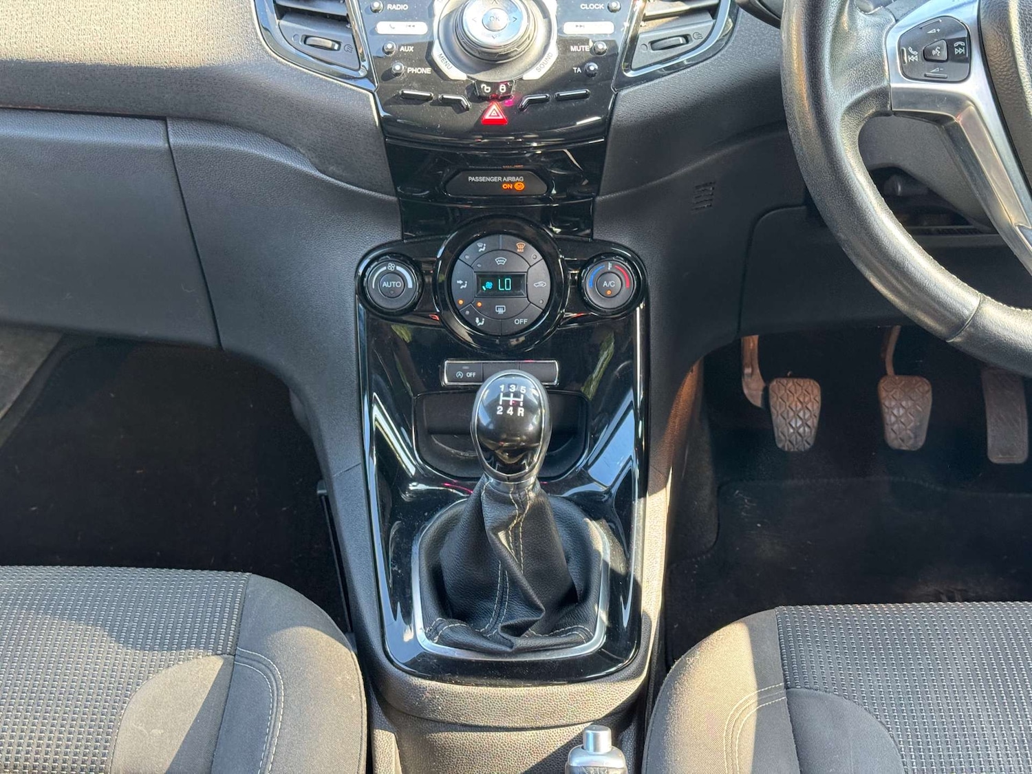 Used Ford Fiesta 2015 for sale - 77118014: Photo 19