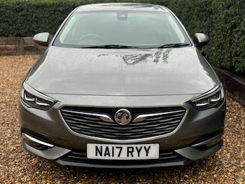 Used Vauxhall Insignia 2017 for sale - 76129247: Photo 2