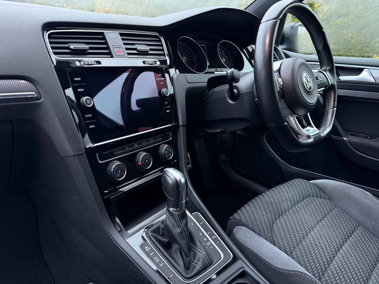 Used Volkswagen Golf 2017 for sale - 77159482: Photo 20