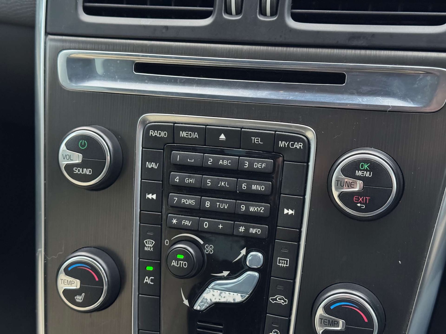 Used Volvo XC60 2013 for sale - 77249225: Photo 29