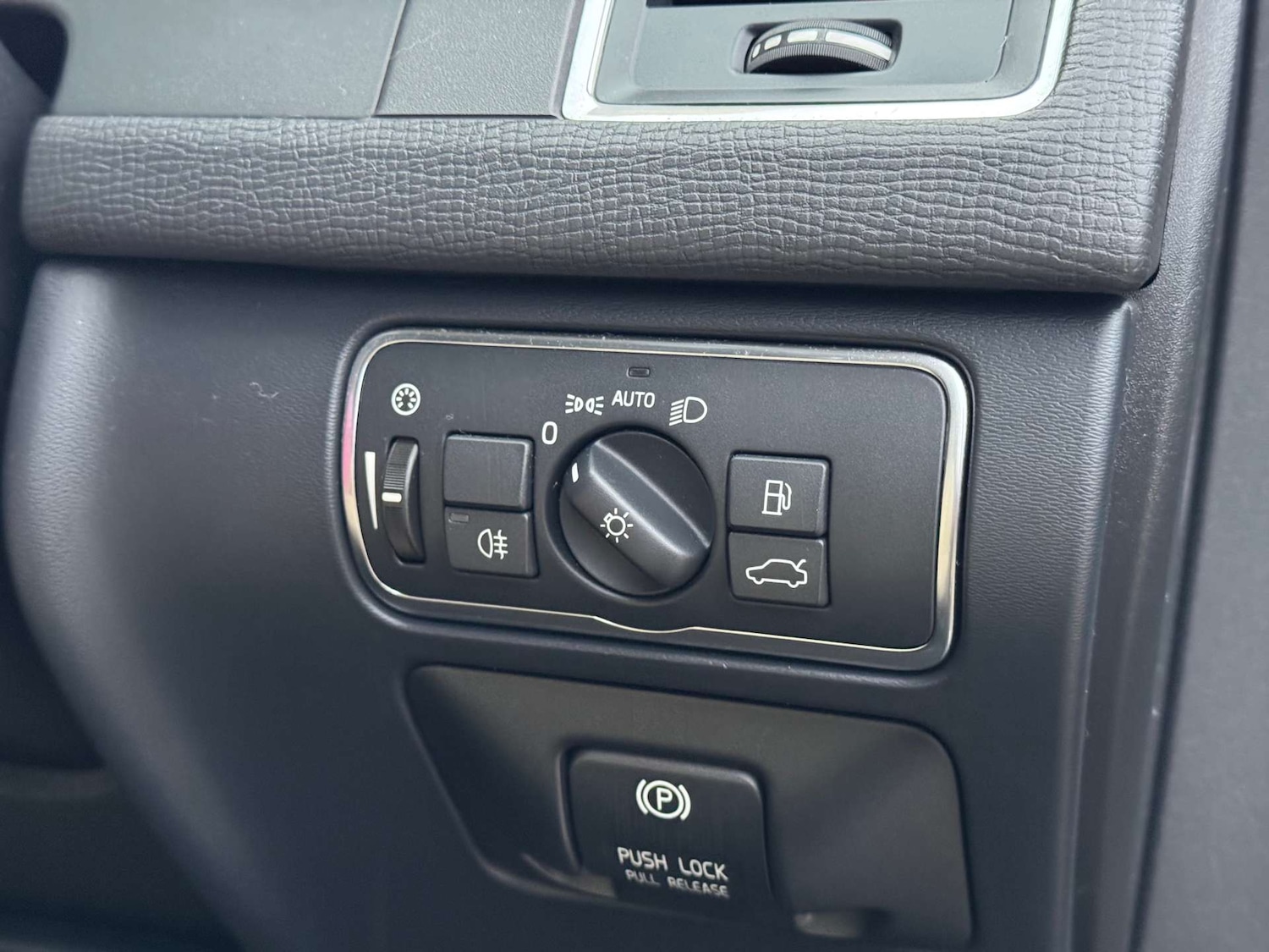 Used Volvo XC60 2013 for sale - 77249225: Photo 34