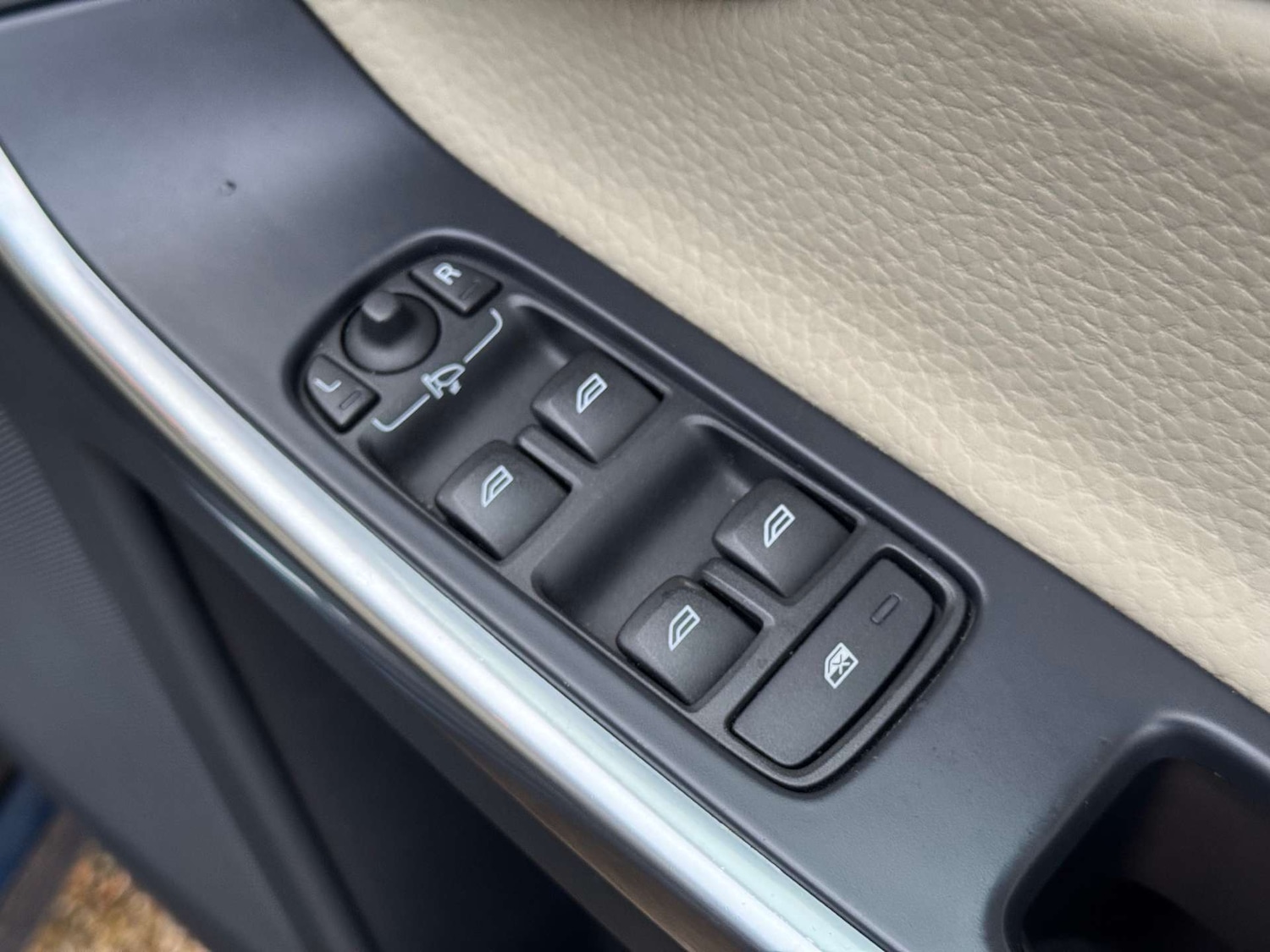 Used Volvo XC60 2013 for sale - 77249225: Photo 35