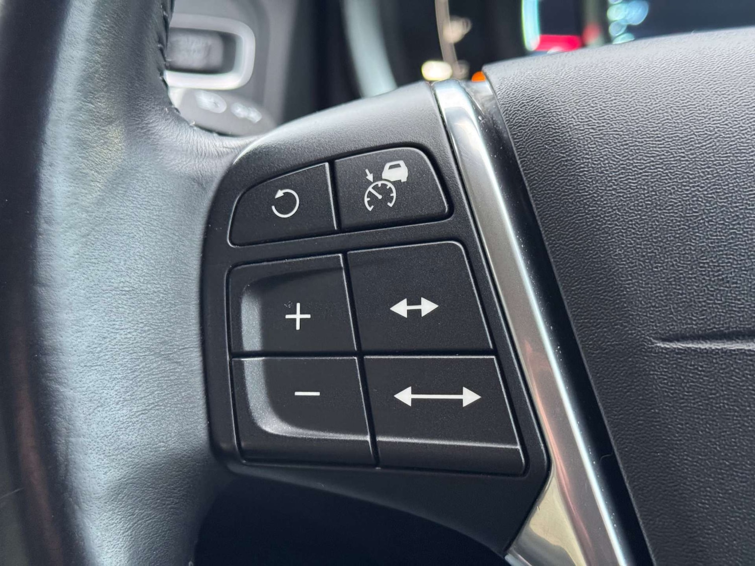 Used Volvo XC60 2013 for sale - 77249225: Photo 44