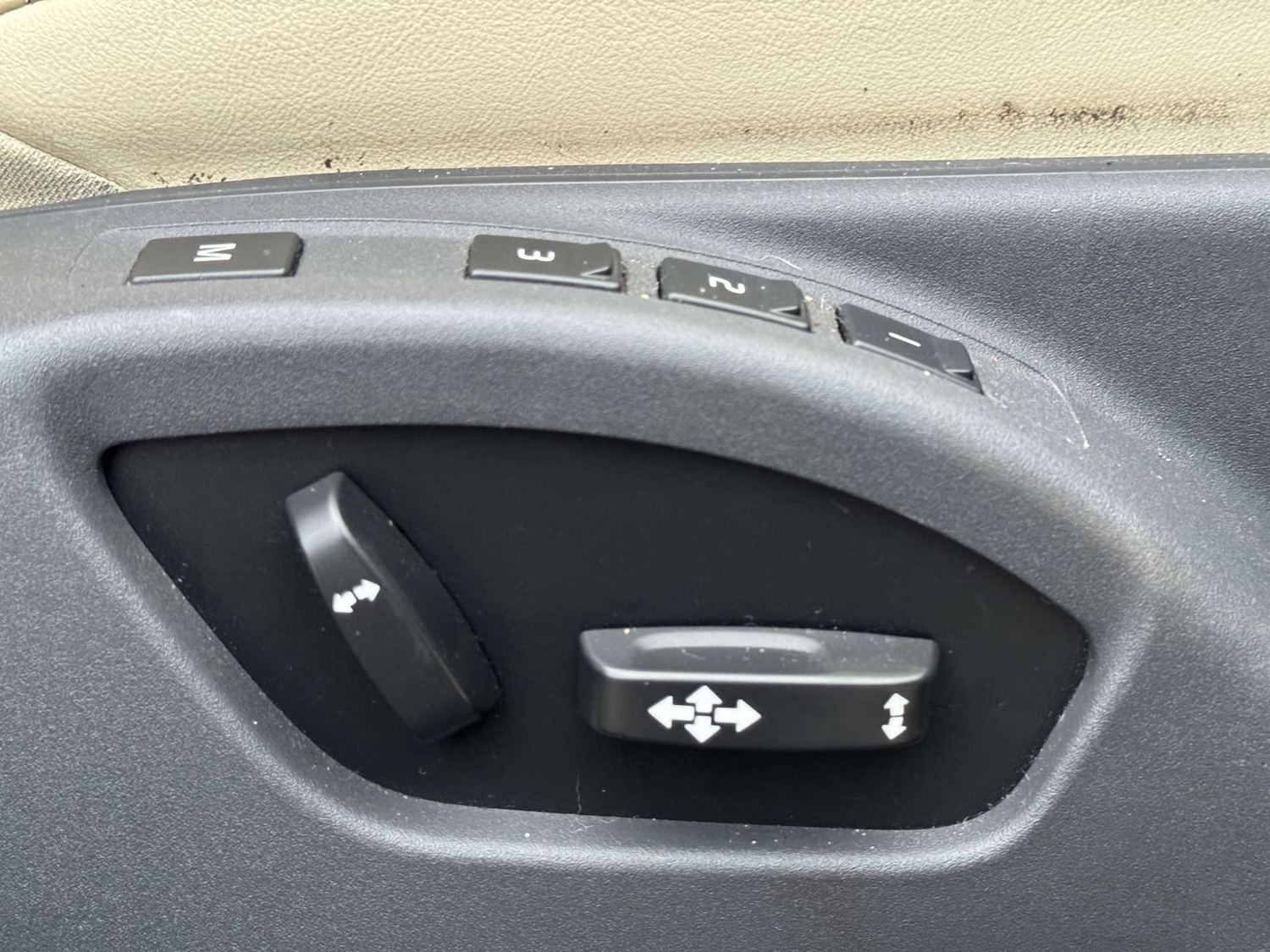 Used Volvo XC60 2013 for sale - 77249225: Photo 46