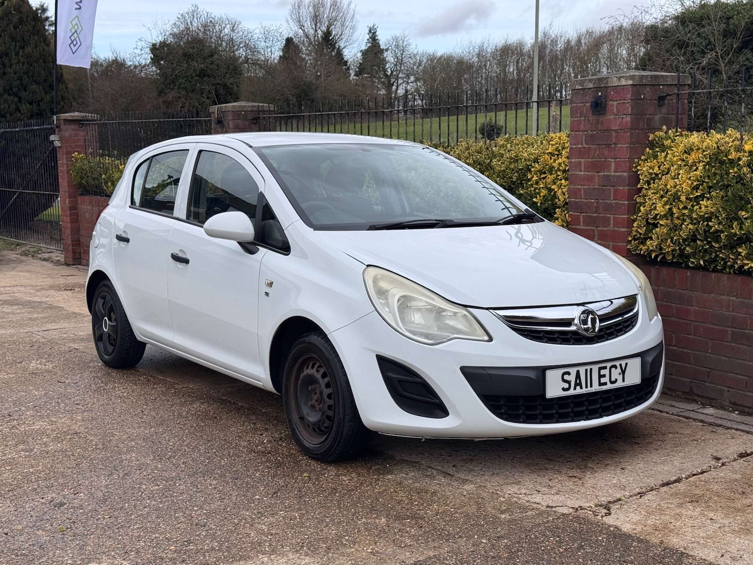 Used Vauxhall Corsa 2011 for sale - 77636195: Photo 1