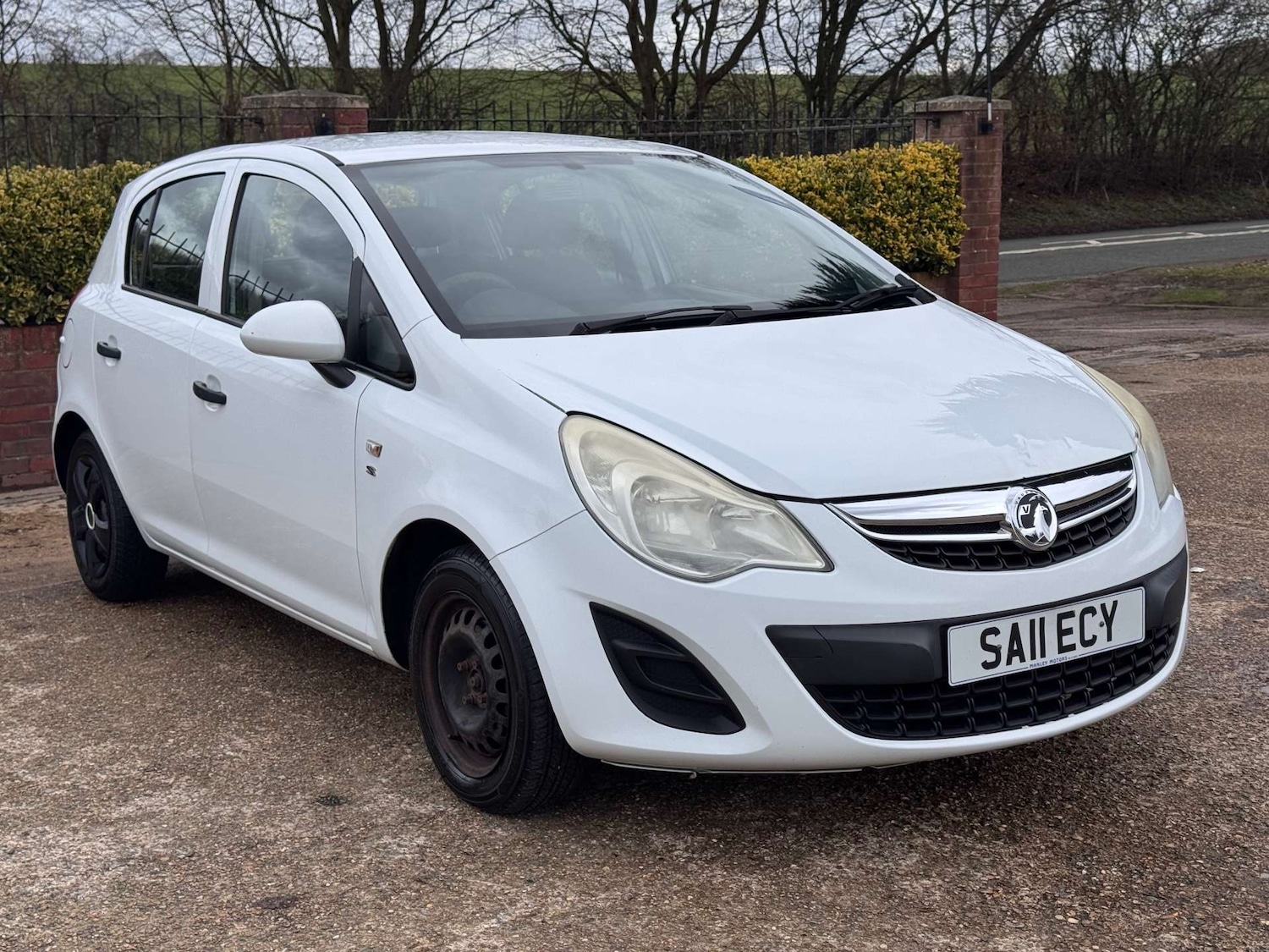 Used Vauxhall Corsa 2011 for sale - 77636195: Photo 2