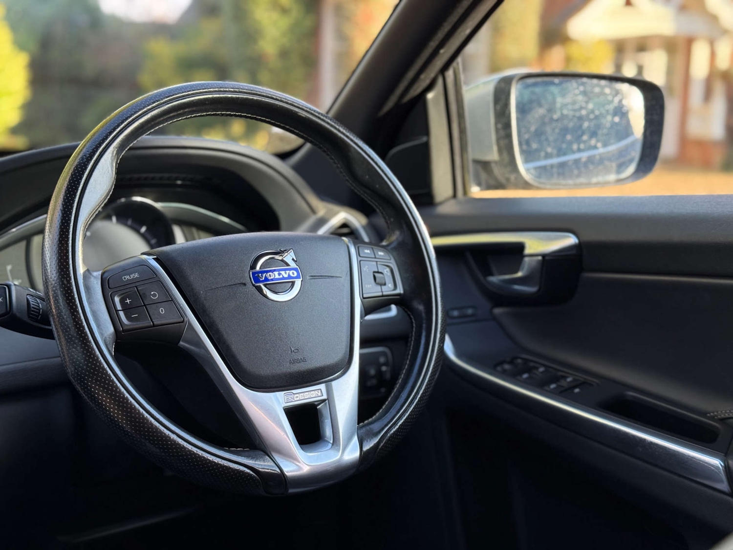 Used Volvo XC60 2016 for sale - 77211770: Photo 36