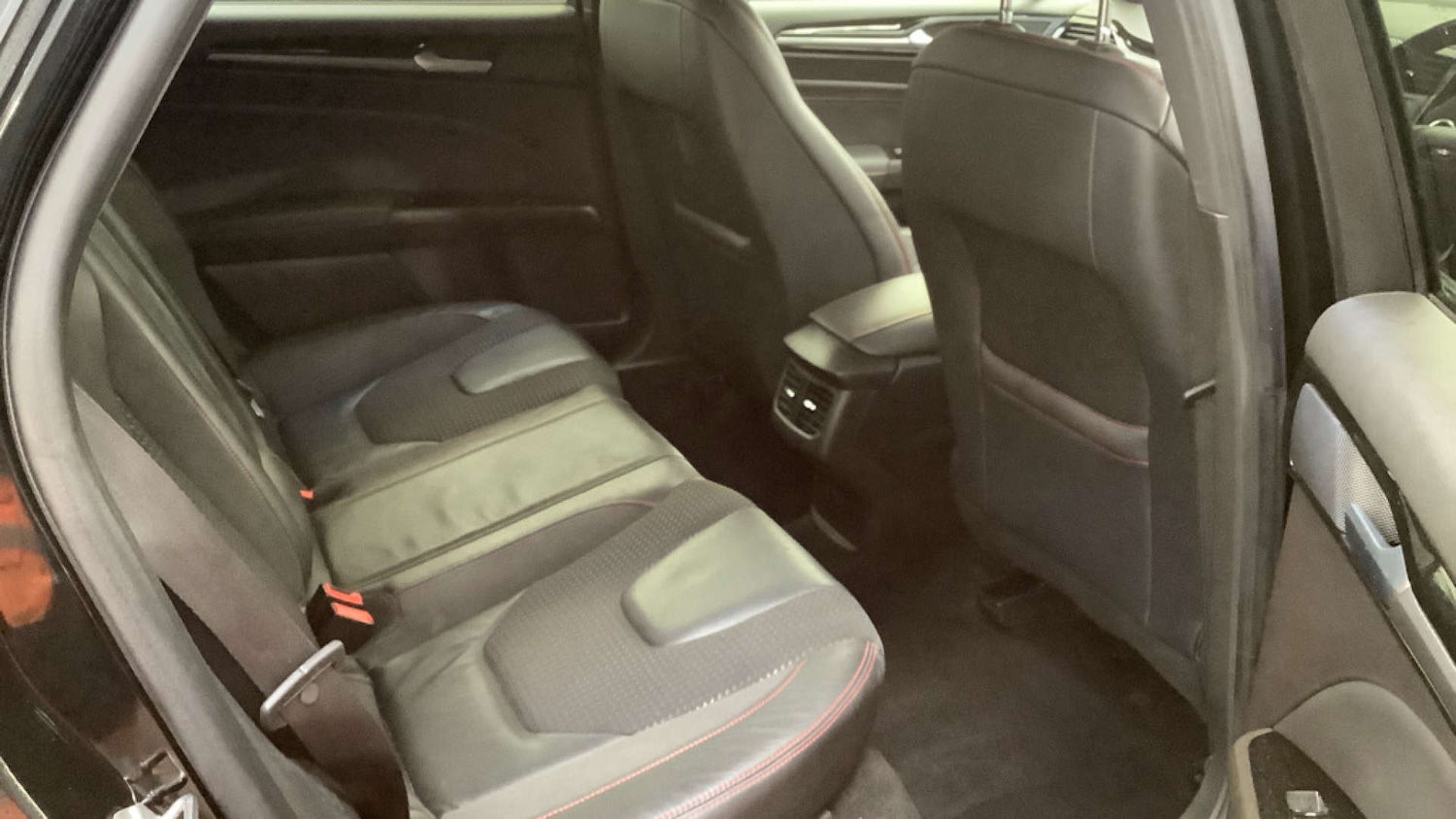 Used Ford Mondeo 2019 for sale - 76739841: Photo 8