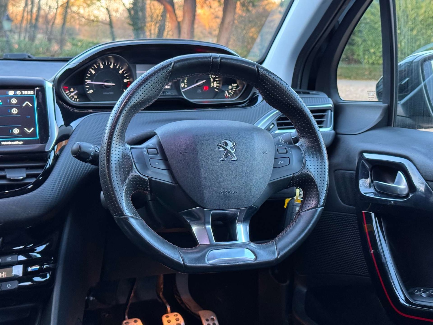 Used Peugeot 208 2019 for sale - 76829713: Photo 30