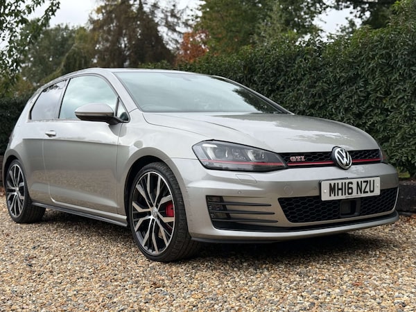 Used Volkswagen Golf 2016 for sale - 76263531: Photo 1