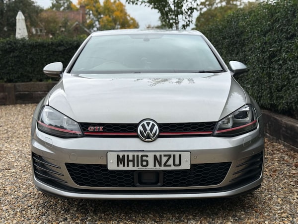 Used Volkswagen Golf 2016 for sale - 76263531: Photo 2