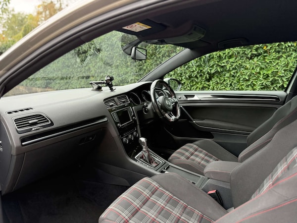 Used Volkswagen Golf 2016 for sale - 76263531: Photo 40