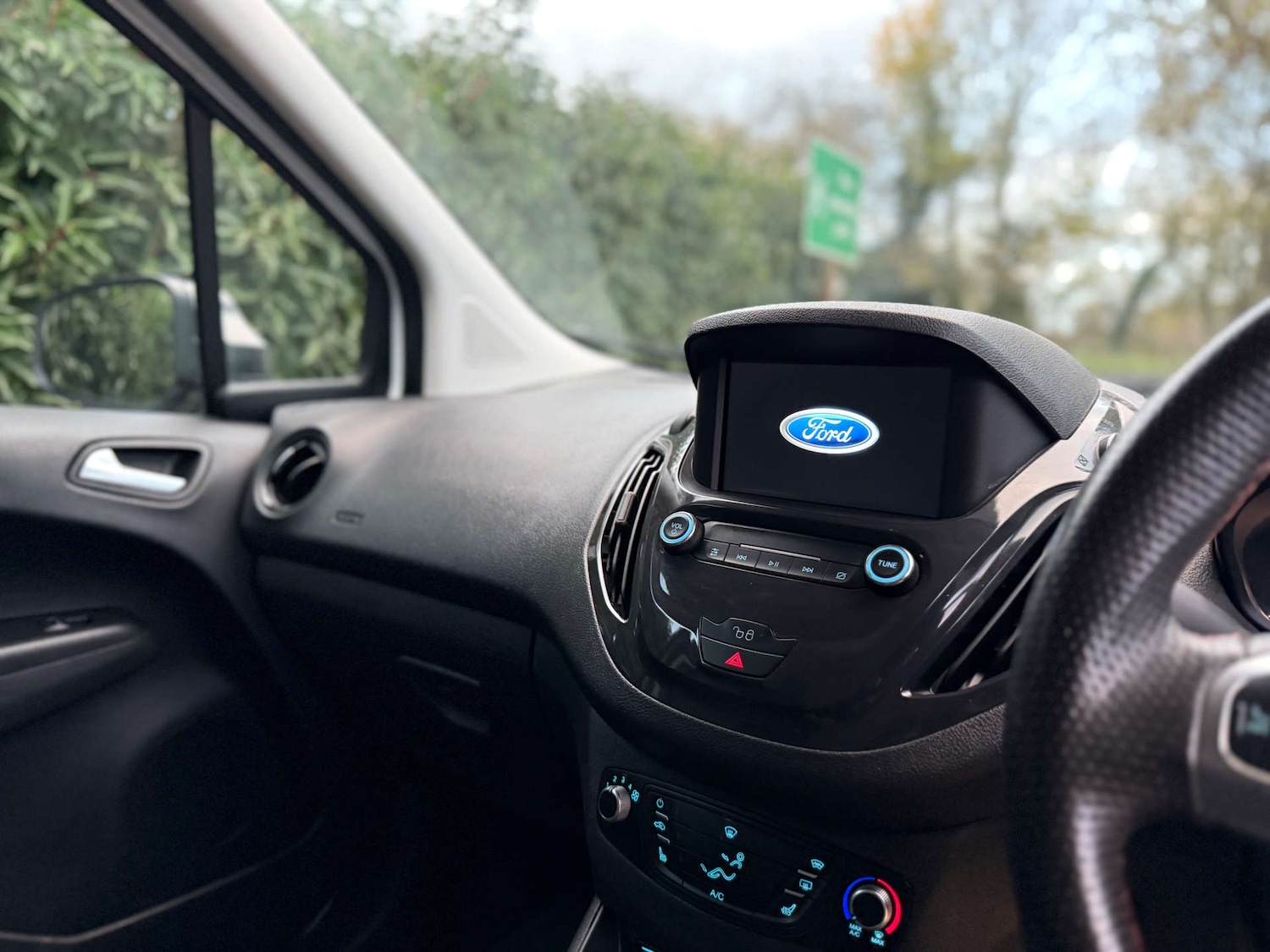 Used Ford Transit Courier 2019 for sale - 77022614: Photo 18