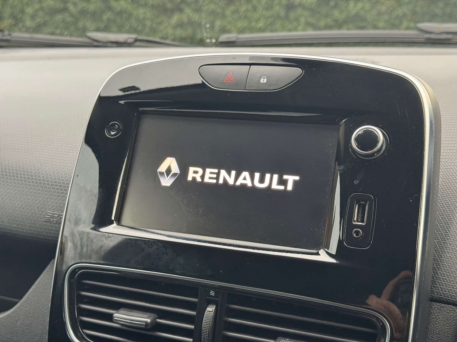 Used Renault Clio 2019 for sale - 76400353: Photo 12