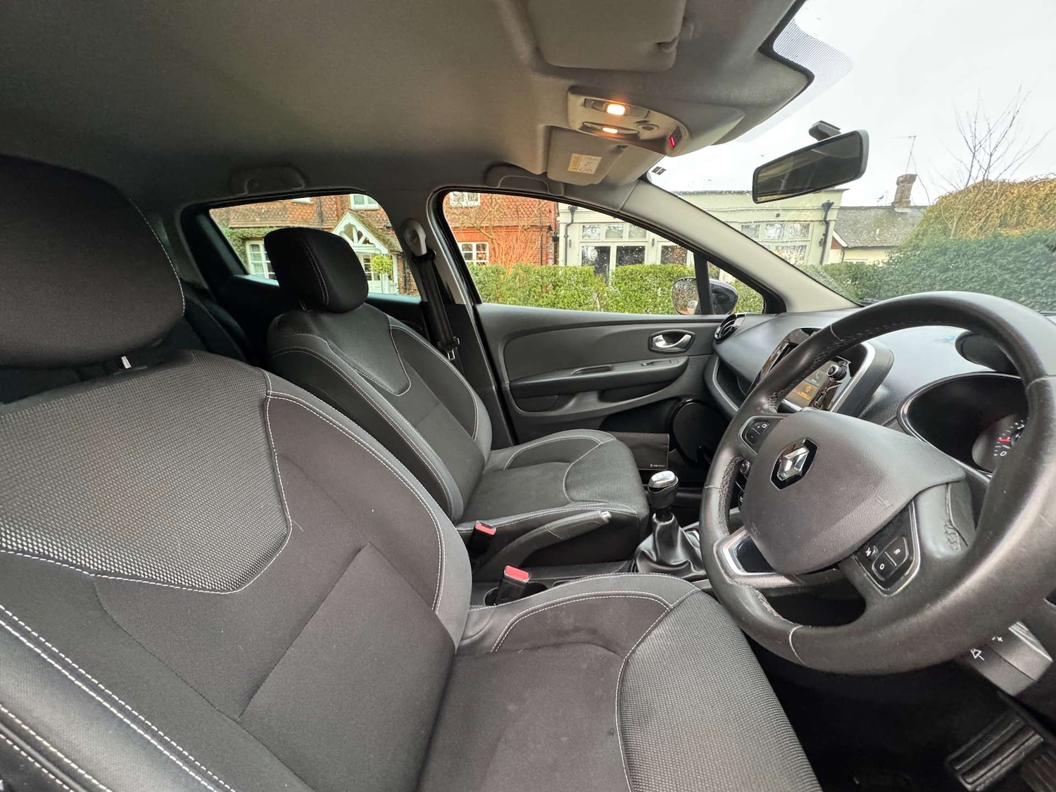 Used Renault Clio 2019 for sale - 76400353: Photo 16