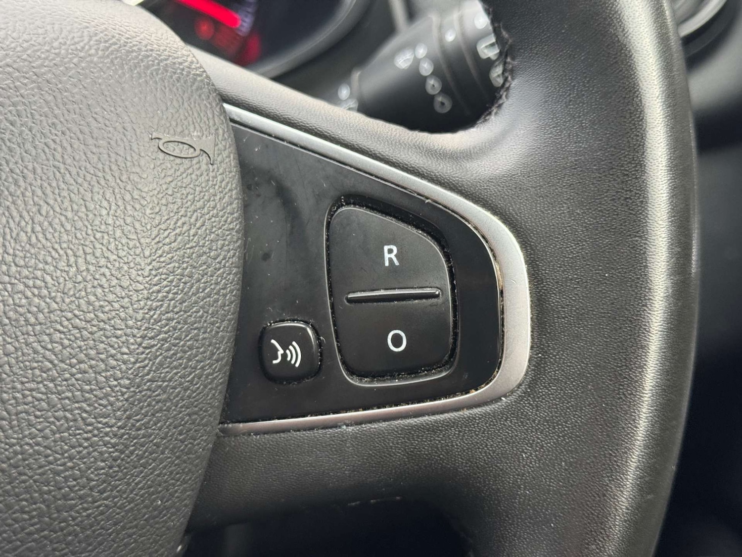 Used Renault Clio 2019 for sale - 76400353: Photo 24