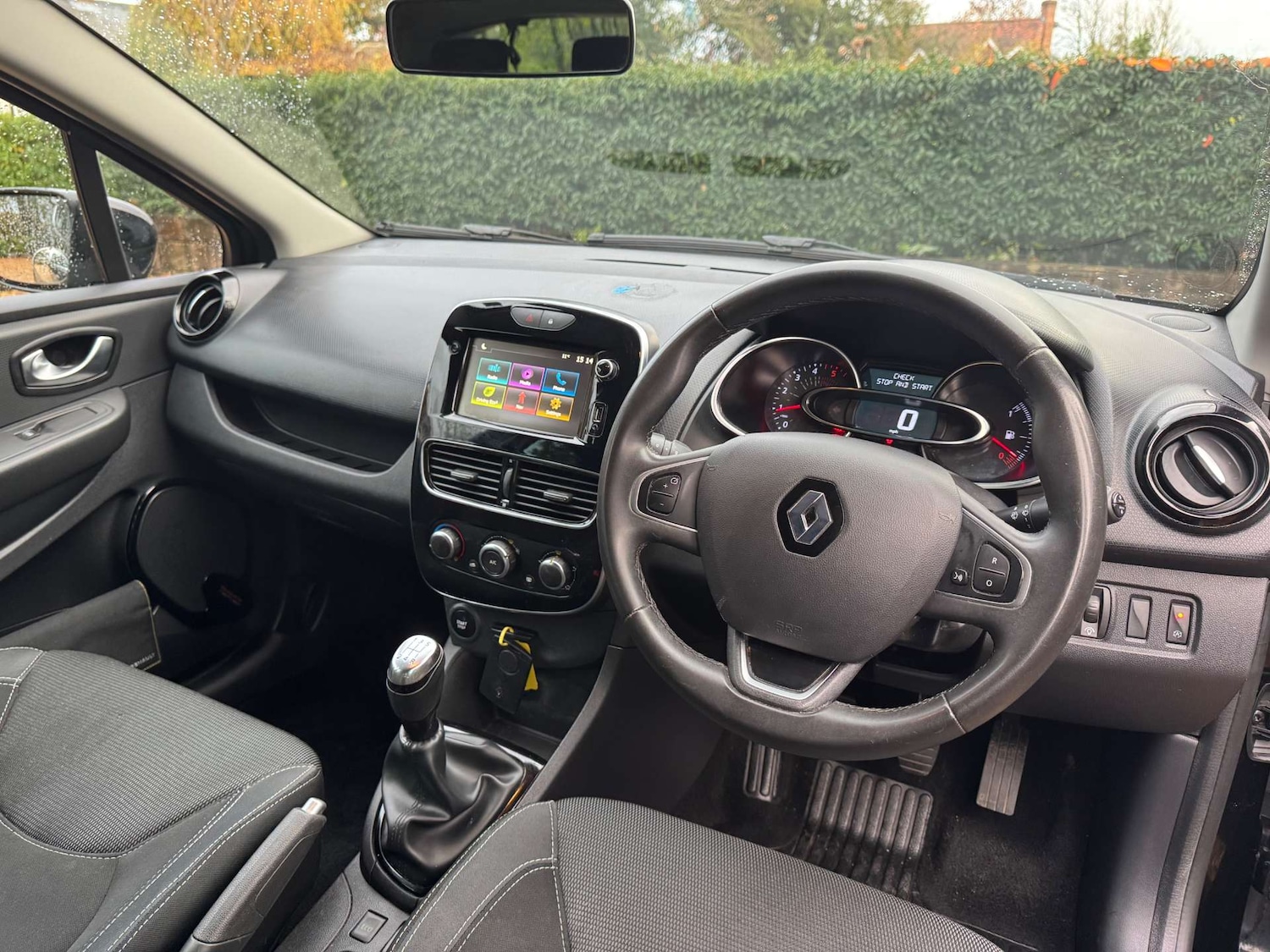 Used Renault Clio 2019 for sale - 76400353: Photo 38