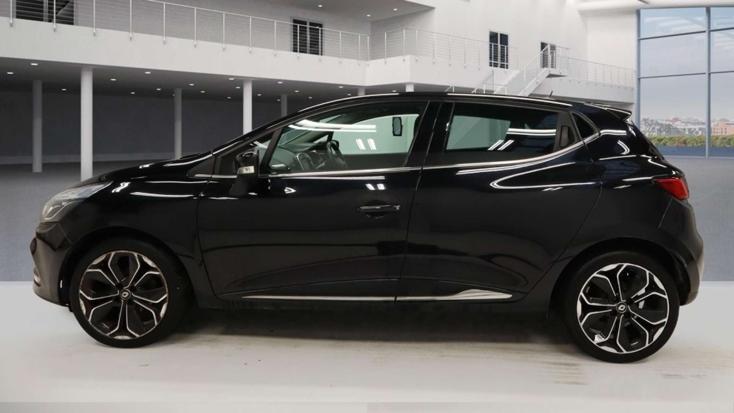 Used Renault Clio 2019 for sale - 76400353: Photo 6