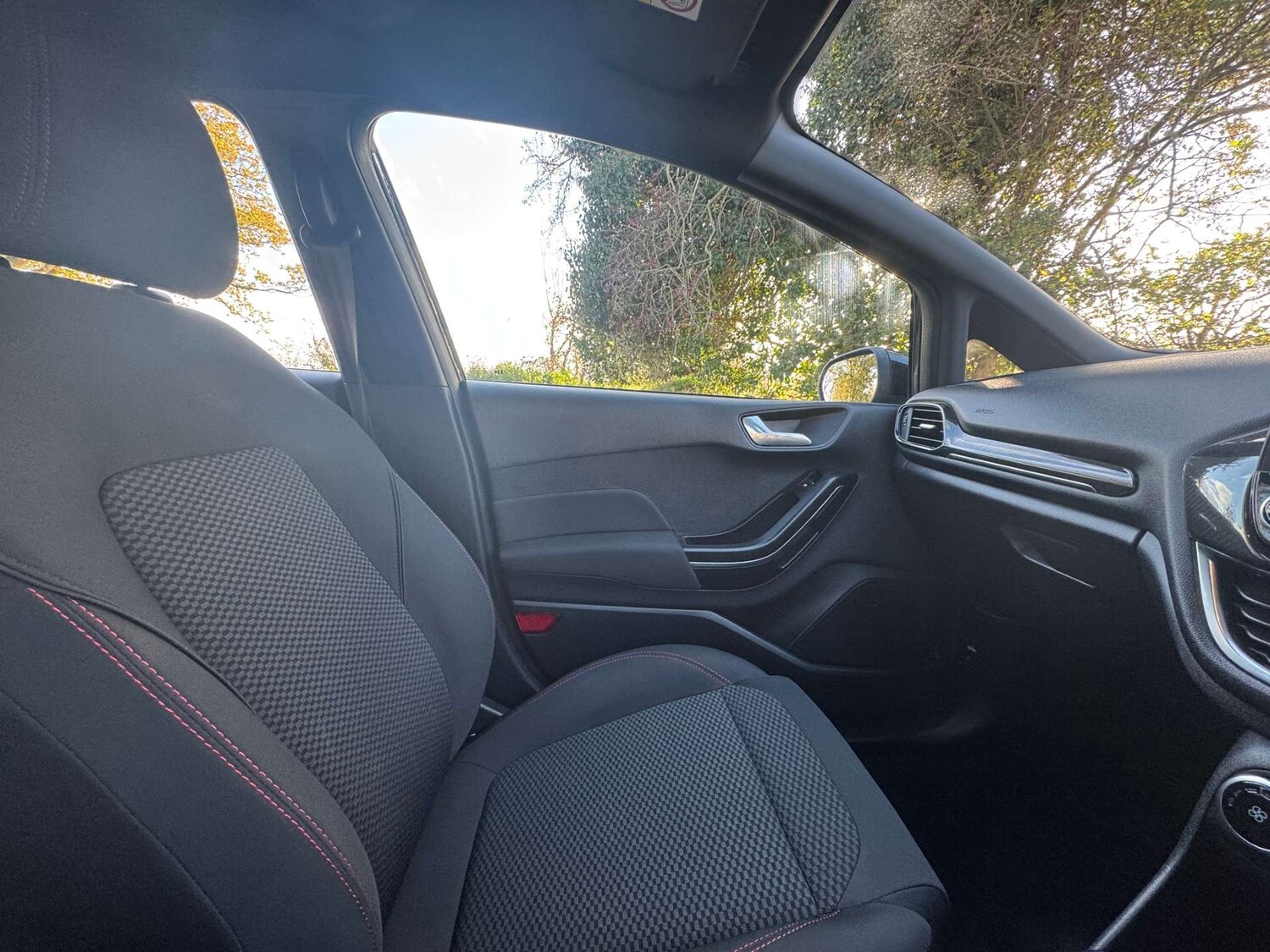 Used Ford Fiesta 2018 for sale - 76385778: Photo 20